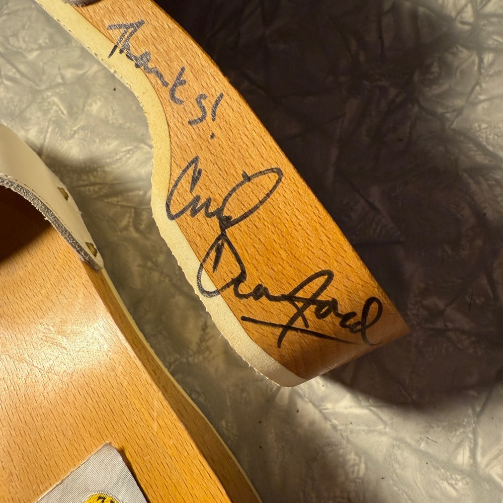Cindy Crawford Autographed Dr. Scholl’s Exercise Sandals 1994 - Size 9